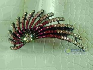 璀璨夺目 供应炫目水钻之孔雀开屏饰品——点亮礼品与工艺品的艺术魅力